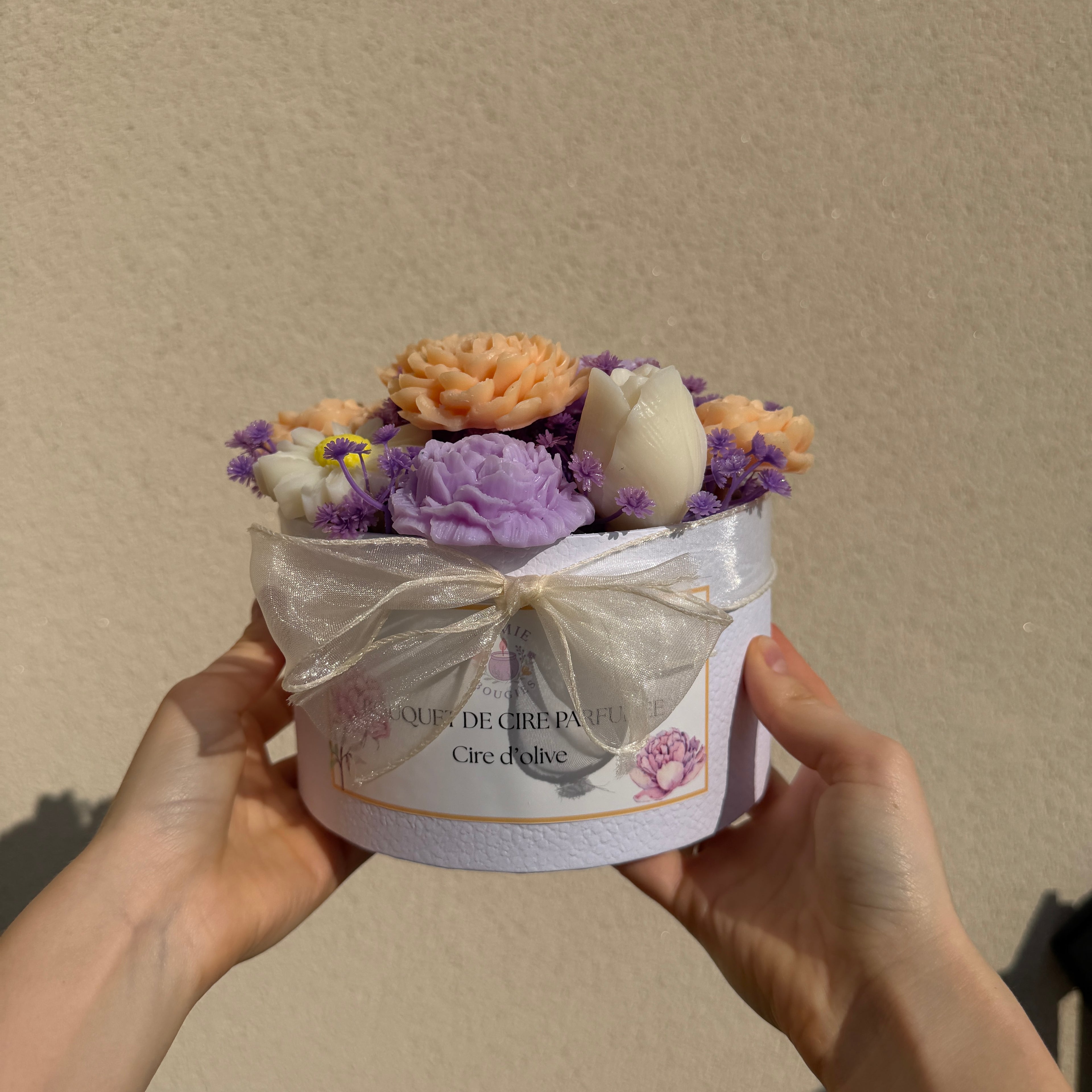Bouquet parfumé de fondants (+ fleurs artificielles) - Senteur azalée du Japon 253g