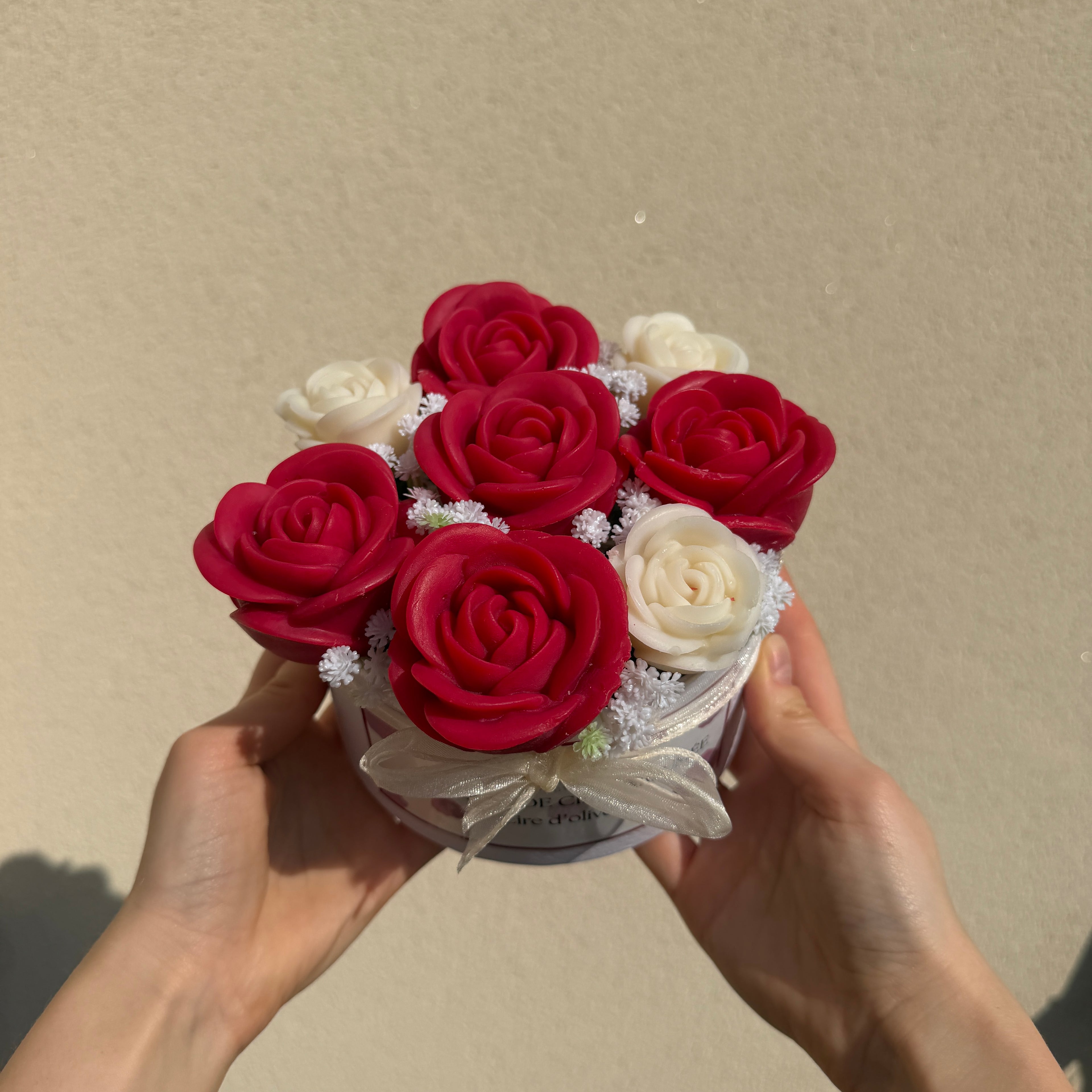 Bouquet parfumé de fondants (+ fleurs artificielles) - Senteur doux rêves 295g